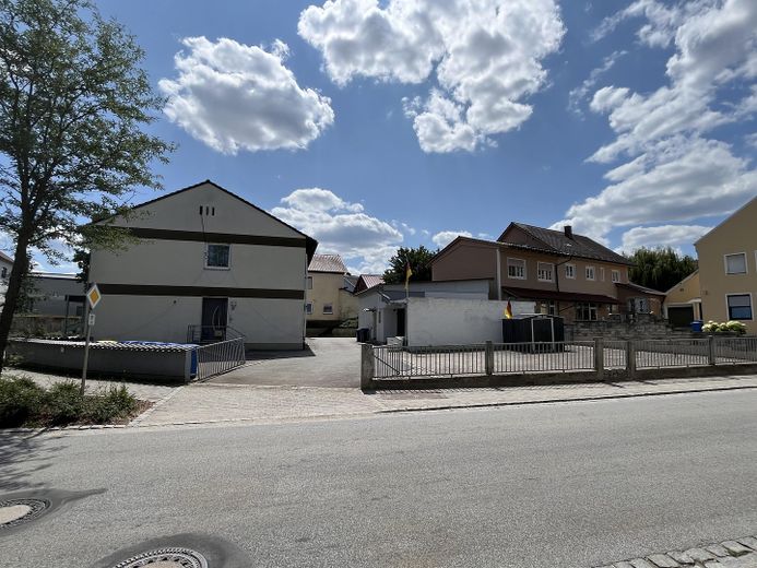 Dawny budynek pocztowy w centralnej części miejscowości – działka 1.022 m² z wieloma możliwościami – Photo 12