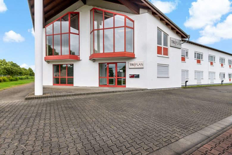 Amplia superficie de oficinas y comercial en Merseburg - ¡aprox. 834 m² divisible en alquiler! – Außenaufnahme
