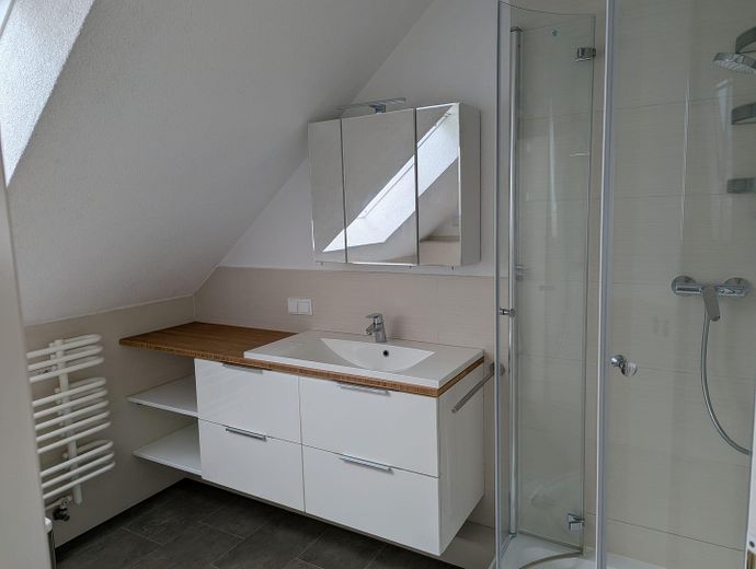 Luminoso piso de 2 habitaciones con encanto – Badezimmer_02
