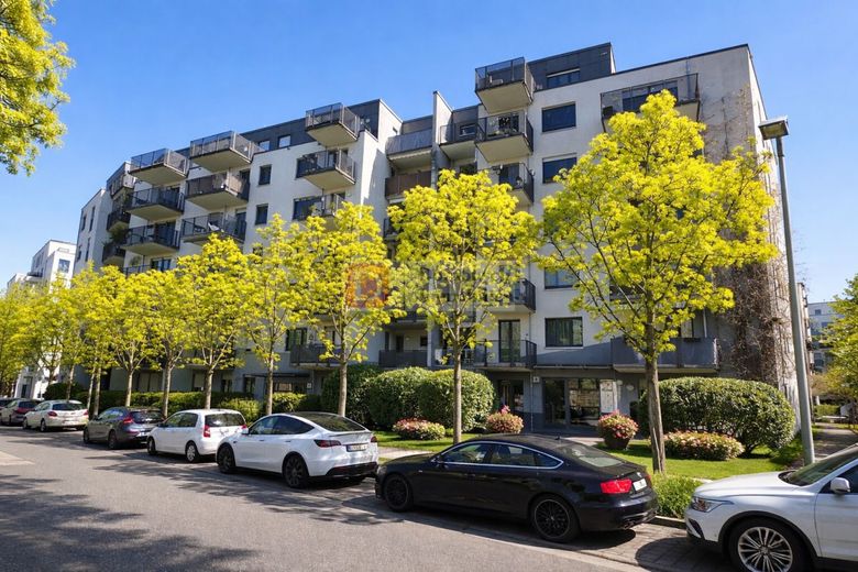 Top!! Vermietete 3-Zimmer-Wohnung mit 2 Westbalkonen &amp; TG Stellplatz – Hausansicht