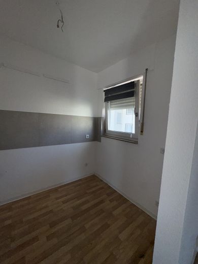 Wohnung - 2 ZKB mit Balkon ab sofort – Kochnische