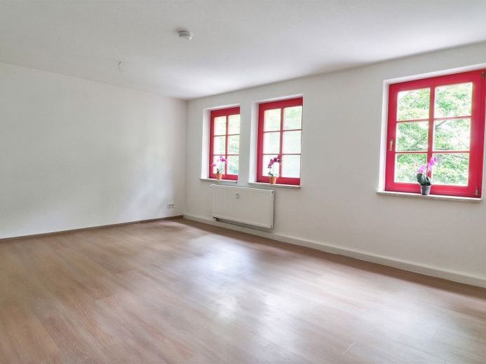 Im Zentrum gelegene 3-Zi.-Whg. mit moderner Einbauküche! – Foto 1