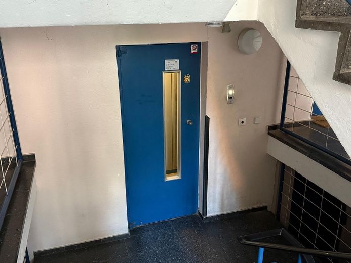 Top-Lage & Weitblick am Fennsee: Helle, bezugsfreie 2-Zimmer-Wohnung. Für Selbstnutzer oder Anleger – Fahrstuhl