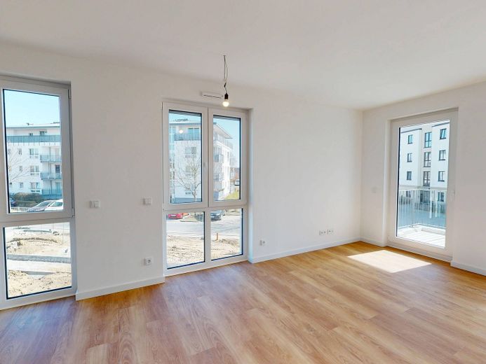 Moderne 3-Zimmer-Wohnung mit Balkon und komfortablem Badezimmer mit Dusche und Badewanne! – Ansicht I: Wohn- und Essberei…