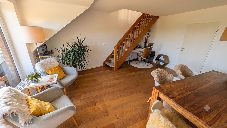 Großzügige Maisonette-Wohnung mit Süd-Balkon in Zentrumnähe – Esszimmer