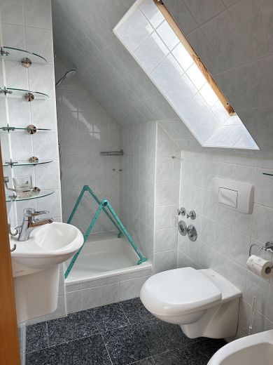 Appartement mansardé à Falkensee – Bad Spitzboden Dusche, Bidet