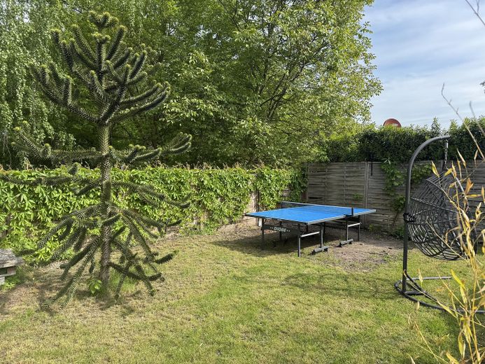 Einfamilienhaus in Bestlage - Berlin-Lübars - Komplett möbliert - bezugsfrei – 550 m² Privatgarten – Ansicht vom Garten hinten