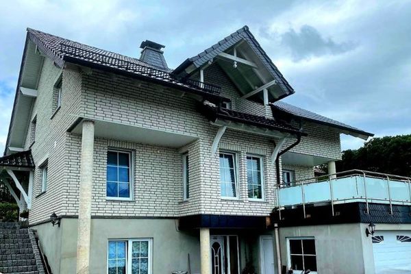 Topausgestattetes Architektenhaus Wohlfühlambiente hochwertige Ausstattung Terrassen Loggia Garage