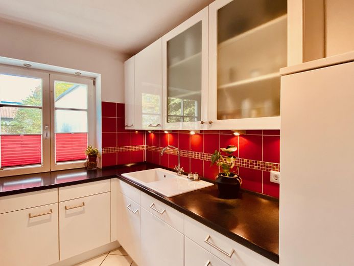 Top Möbliert / Fully furnished: Elegante 3-Zi-Gartenwohung, WLAN, Home Office, TG-Stellplatz – Foto 5