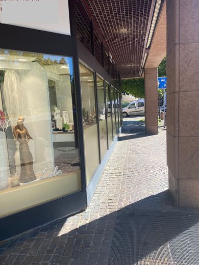 Attractive commercial property in a prime location – Schaufensterfront