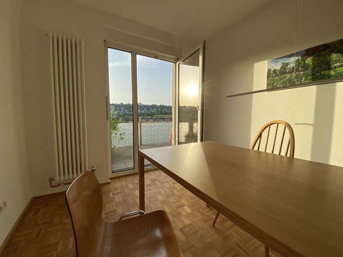 Sonnige 3 Zimmer-Wohnung in Halbhöhenlage mit Weitblick auf Stuttgart – Esszimmer