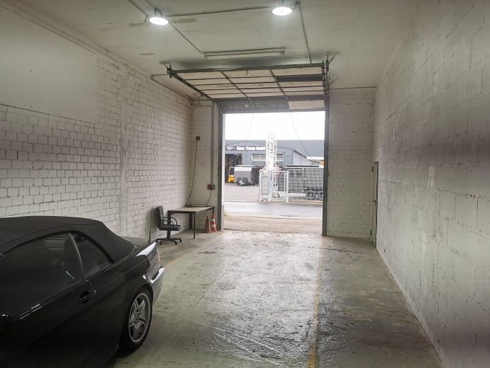 Lagerhalle mit Büro – Foto 7