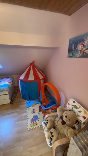 Dom dwurodzinny w wyjątkowej lokalizacji w Falkenstein w powiecie Donnersbergkreis na sprzedaż – Kinderzimmer FeWo