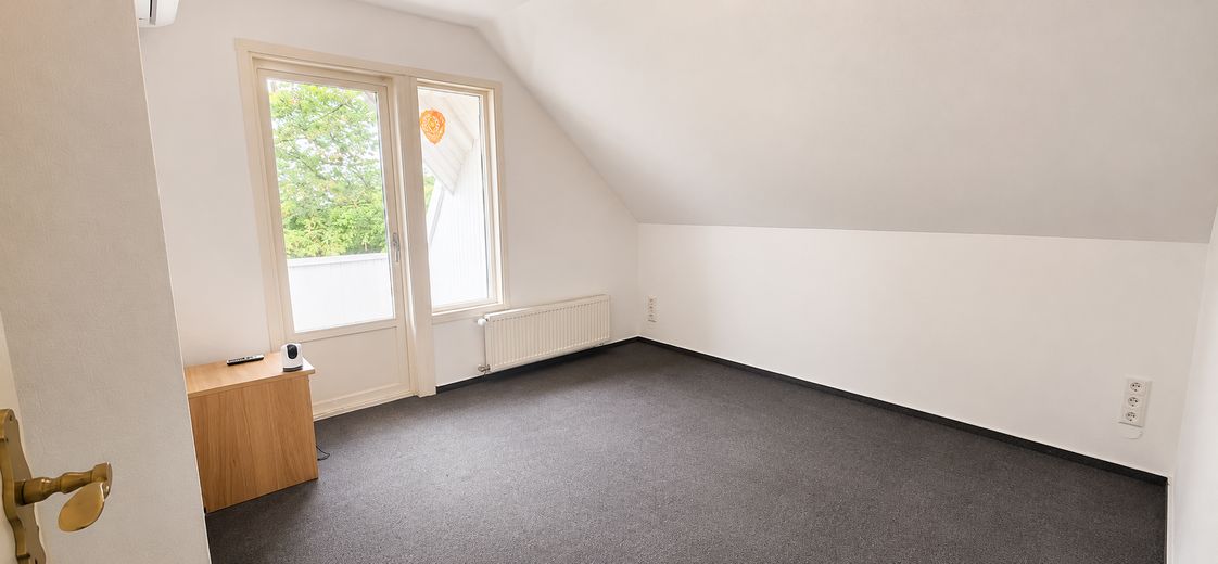 Exklusives Landhaus mit 255 m² Wohnfläche auf 1.600 m² Traumgrundstück im Taunus – Schlafzimmer 3