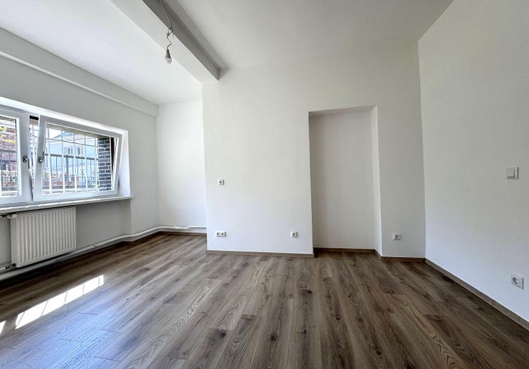 Sanierter Erstbezug- sehr helle 2-Zimmerwohnung, auch als Gewerbe nutzbar – Küche
