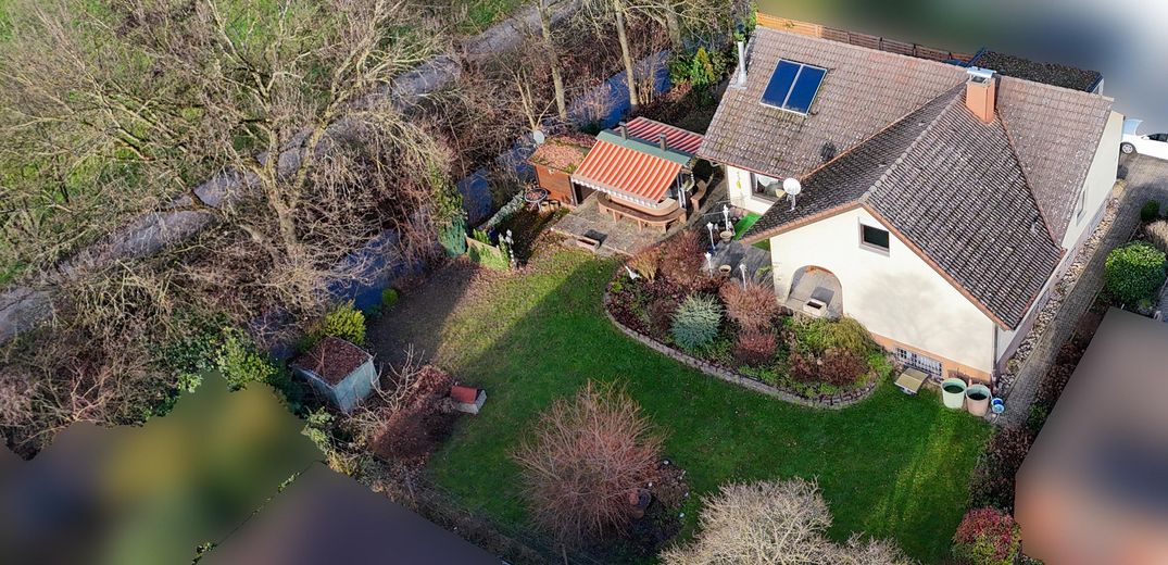 Ideales Haus für Familie mit 2–4 Kinder in sehr ruhiger Traumlage und viel Platz in Bühl-Weitenung – Außenansicht