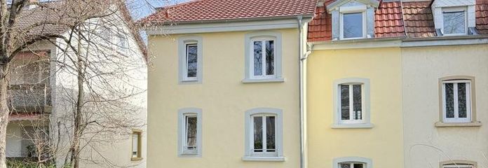 Zentrumnahes Dreifamilienhaus mit großem Garten und Hohentwielblick – alle Wohnungen bezugsfrei – Westseite