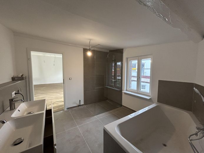Schlutuper Kirchstraße, Beste Lage, weitläufige Wohnung mit Charme – Foto 10