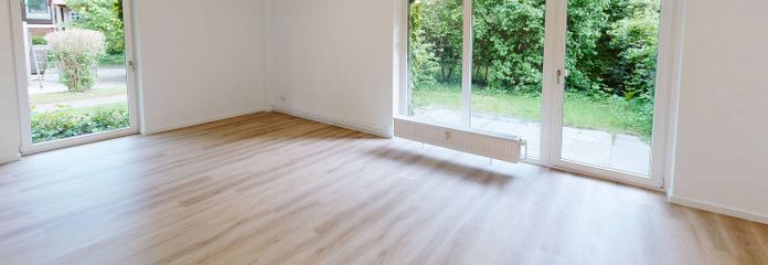 Mudarse y sentirse a gusto: apartamento reformado de 4 habitaciones con TERRAZA en una zona tranquila – Ansicht I: Wohn- und Esszimmer
