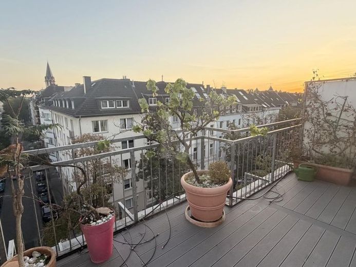 EXKLUSIVE MAISONETTE MIT PRIVATER DACHTERASSE – Фотографія 1