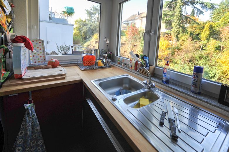 Exklusive 4-Zimmer +Energie Wohnung mit Fußbodenheiz/-kühlung und sehr geringen Energiekosten – Blick in Garten