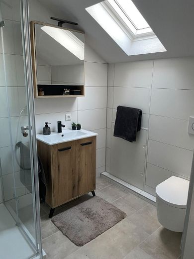 Neu renovierte Dachgeschosswohnung in Heidenheim – Фотографія 6