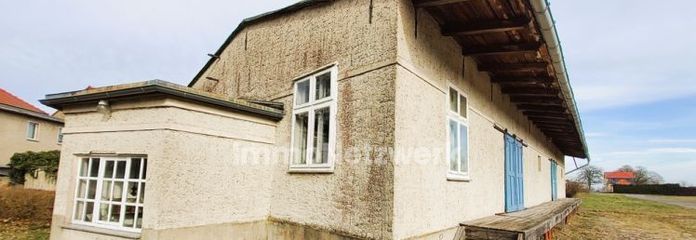 Багатофункціональний складський ангар із земельною ділянкою площею 1.139 м² у Фрайенштайні