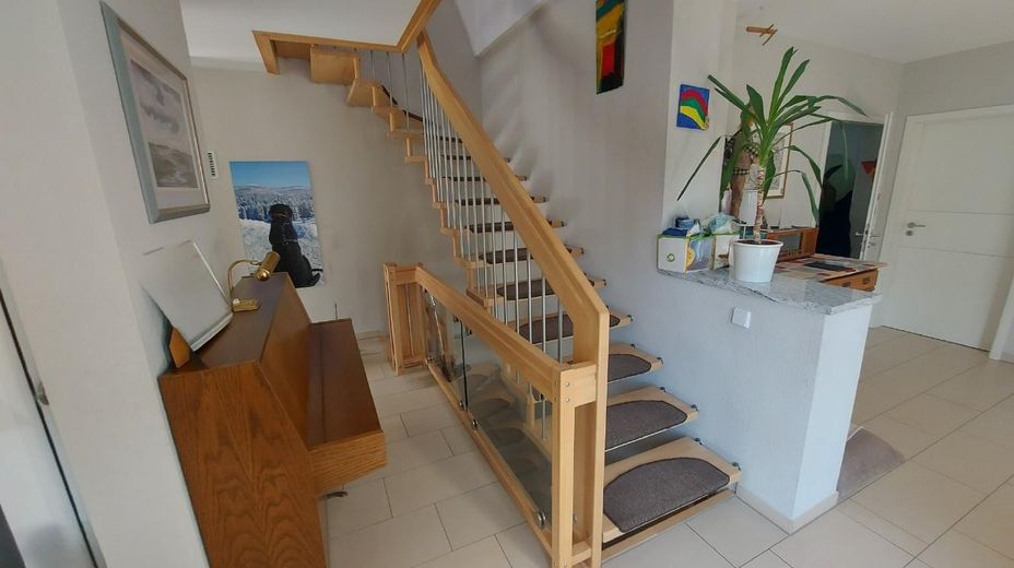 Traumimmobilie Zweifamilienhaus zentrale Lage in Falkensee – Flur EG Wohn_1