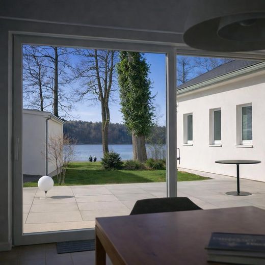gepflegte Villa mit eig. Seezugang, Steg, Gästehaus, Sauna, Designmobiliar nahe Berlin – Foto 36