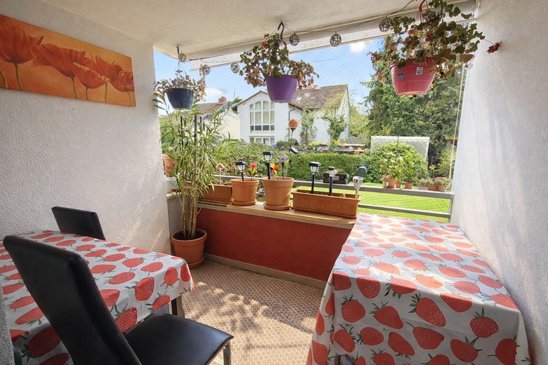 Loggia mit Gartenblick