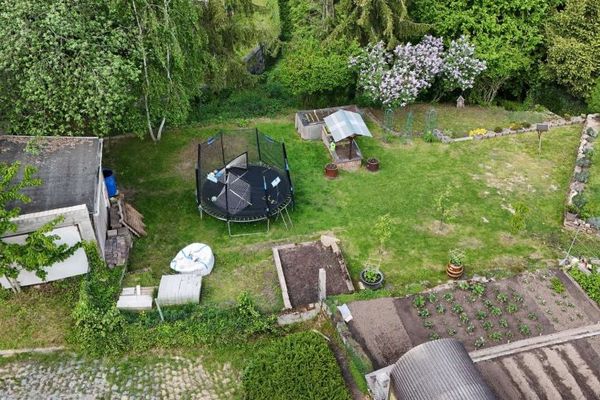 Terrain charmant avec potentiel à Stößen – Burgendlandkreis