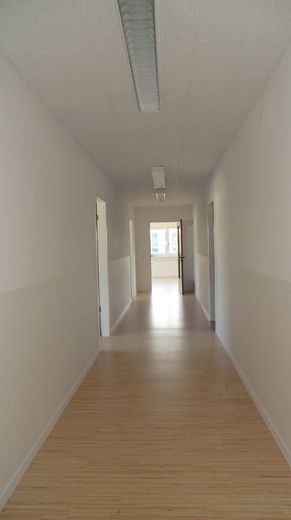 *Ihr neuer Standort im Gewerbepark Henstedt-Ulzburg !!!* – Flur