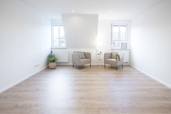 Schöne großzügige 4 Zi mit über 100 m2