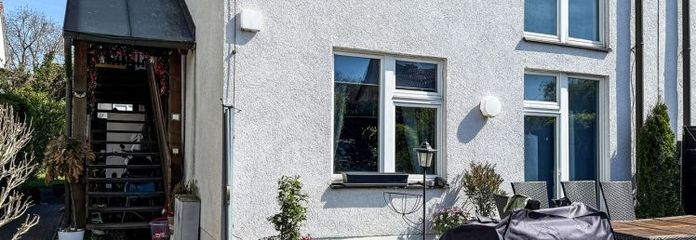 Attraktive Doppelhaushälfte mit zwei vermieteten Maisonettewohnungen