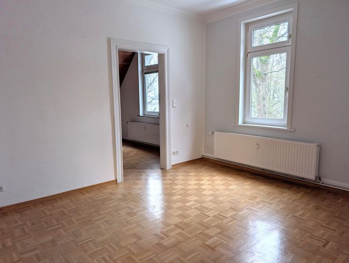 2 Wohnungen mit Charme zu vermieten – Freundliche Zimmer für individuelles Wohnen