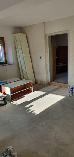Vecchio casale con 9 stanze, garage e tre piani sottotetto – Foto 27