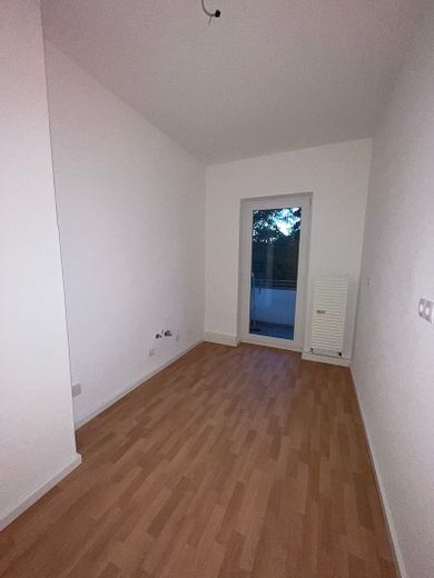 Erstbezug nach Kernsanierung – Traumhafte 3-Zimmer-Wohnung mit großem Balkon, Garten und Top-Anbindung – Foto 1
