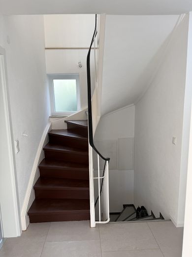 Casa a schiera ristrutturata con finiture di pregio in affitto a Mindelheim – Treppenhaus