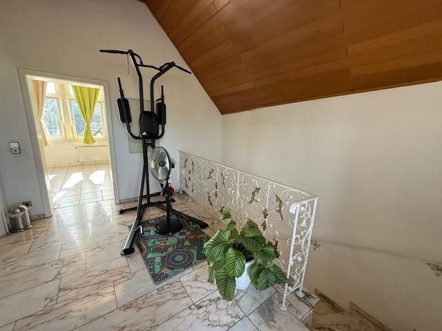 2OG Flur / Treppenhaus