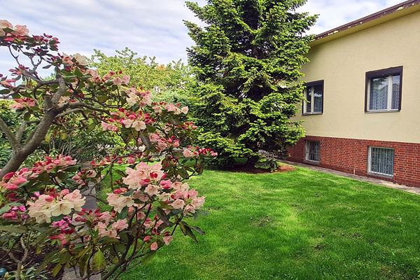 SOLID OLD BUILDING DETACHED HOUSE – LARGE PLOT - 12357 BERLIN-RUDOW - BLUMENVIERTEL- VACANT - COMMISSION-FREE