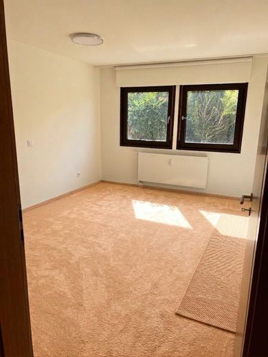 Charming detached house with dream terrace and plenty of potential – Schlafzimmer EG
