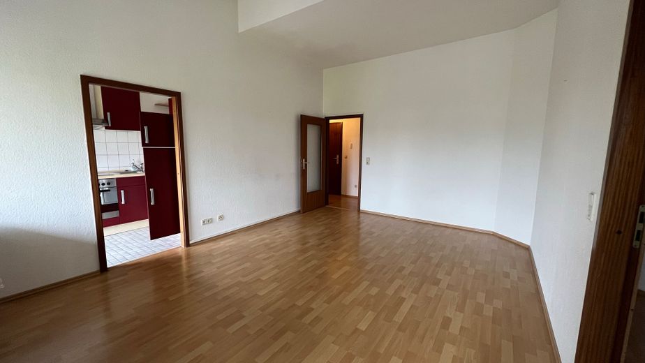 Karlsruhe-Waldstadt - mooi, licht 2,5-kamerappartement, zeer goede en centrale ligging – Wohnraum