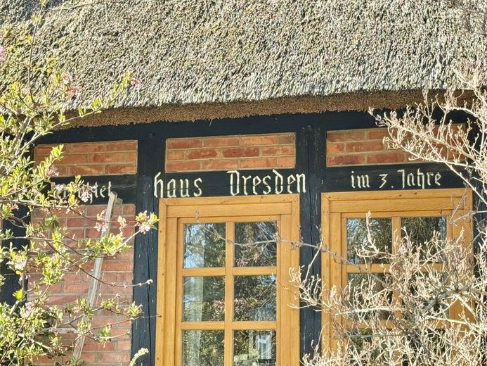HORN IMMOBILIEN ++ tolles Reetdach-Fachwerkhaus in Alt Rehse bei Neubrandenburg, Denkmalschutz – Detail
