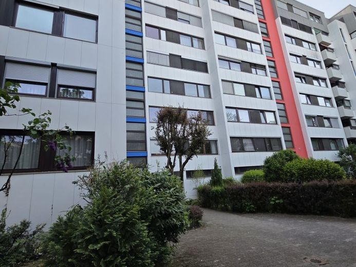 Beleggingsobject - Goed verhuurd 4,5-kamerappartement inclusief ondergrondse parkeerplaats – Foto 1