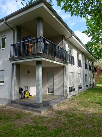 Außenansicht mit Balkon
