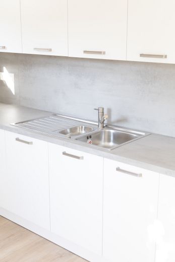 Sanierte 2.5-Zi-Wohnung mit Einbauküche, Terrasse, Garten + Gartenhütte in Waldstetten – Neue Einbauküche