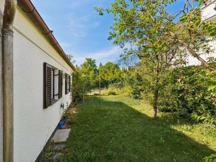 Developer highlight Munich-Forstenried: Plot near the underground station & high densification potential – Photo 1