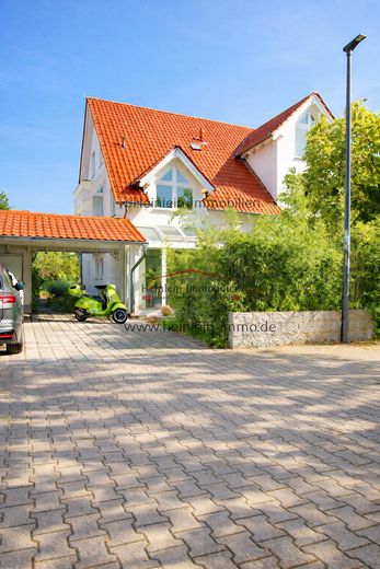 Reihenendhaus 7 ZKBB#2 Bäder #Zisterne #Keller ausgebaut #Griesheim Im Wiesengarten – Foto 1
