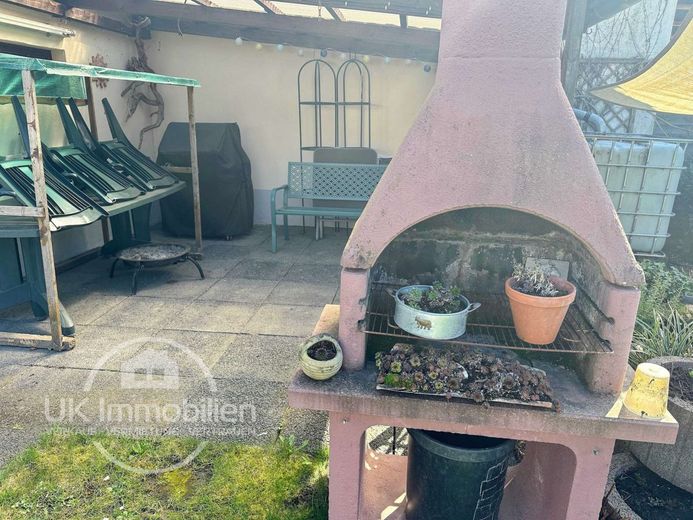 Erstbezug nach Sanierung 2,5-Zi-Whng im Dachgeschoss mit Gartenidylle – gemeinschaftl. Gartenbereich/Grillplatz