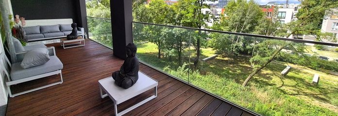 Un cadre de vie exclusif au bord de la Spree – Appartement meublé de 2 pièces (97m2) sur la presqu’île de Stralau – großer Balkon/large balcony